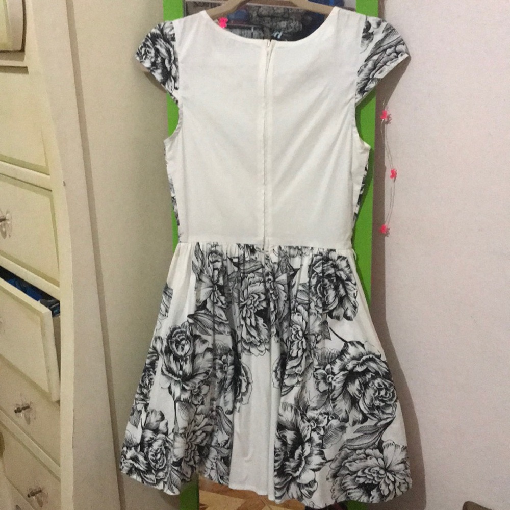 Dress - Picture 5 of 8
